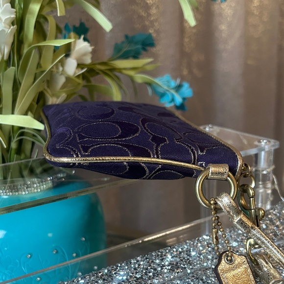 COACH POPPY Dark Blue and Gold Signature Wristlet NWOT - Picture 6 of 10